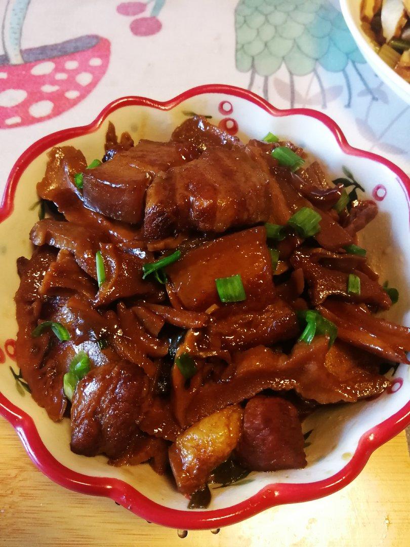秘制笋干红烧肉