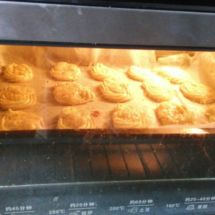 香香脆脆的——罗马盾牌饼干（视频菜谱）