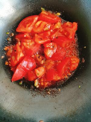 丝瓜番茄油面筋的做法 步骤4