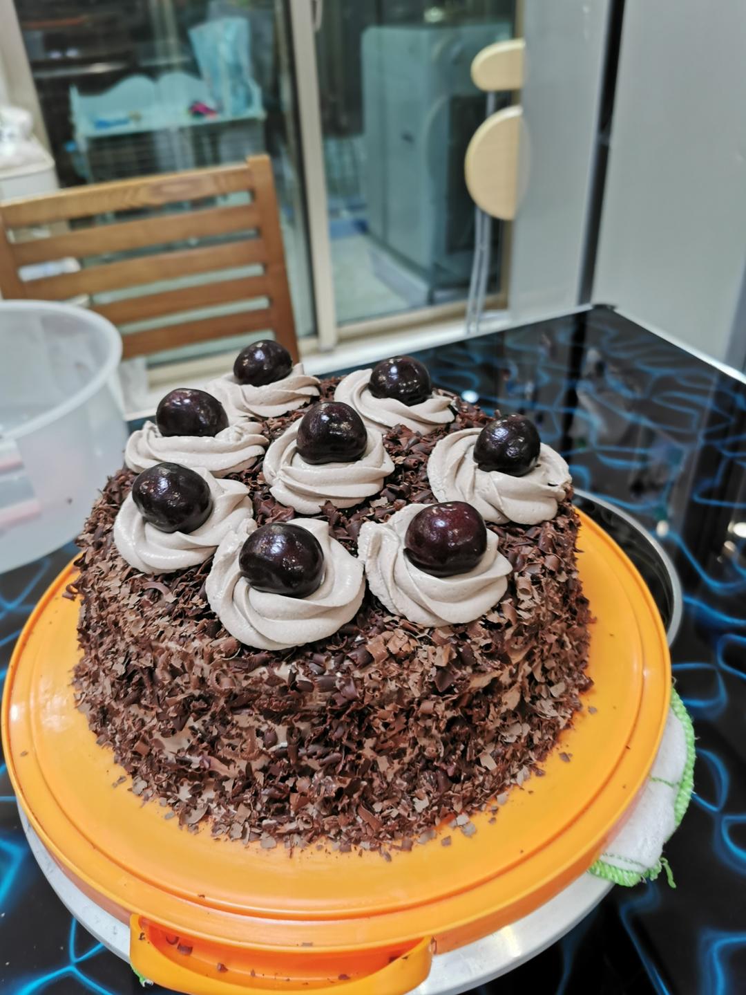 欲罢不能的巧克力三重奏—黑森林蛋糕