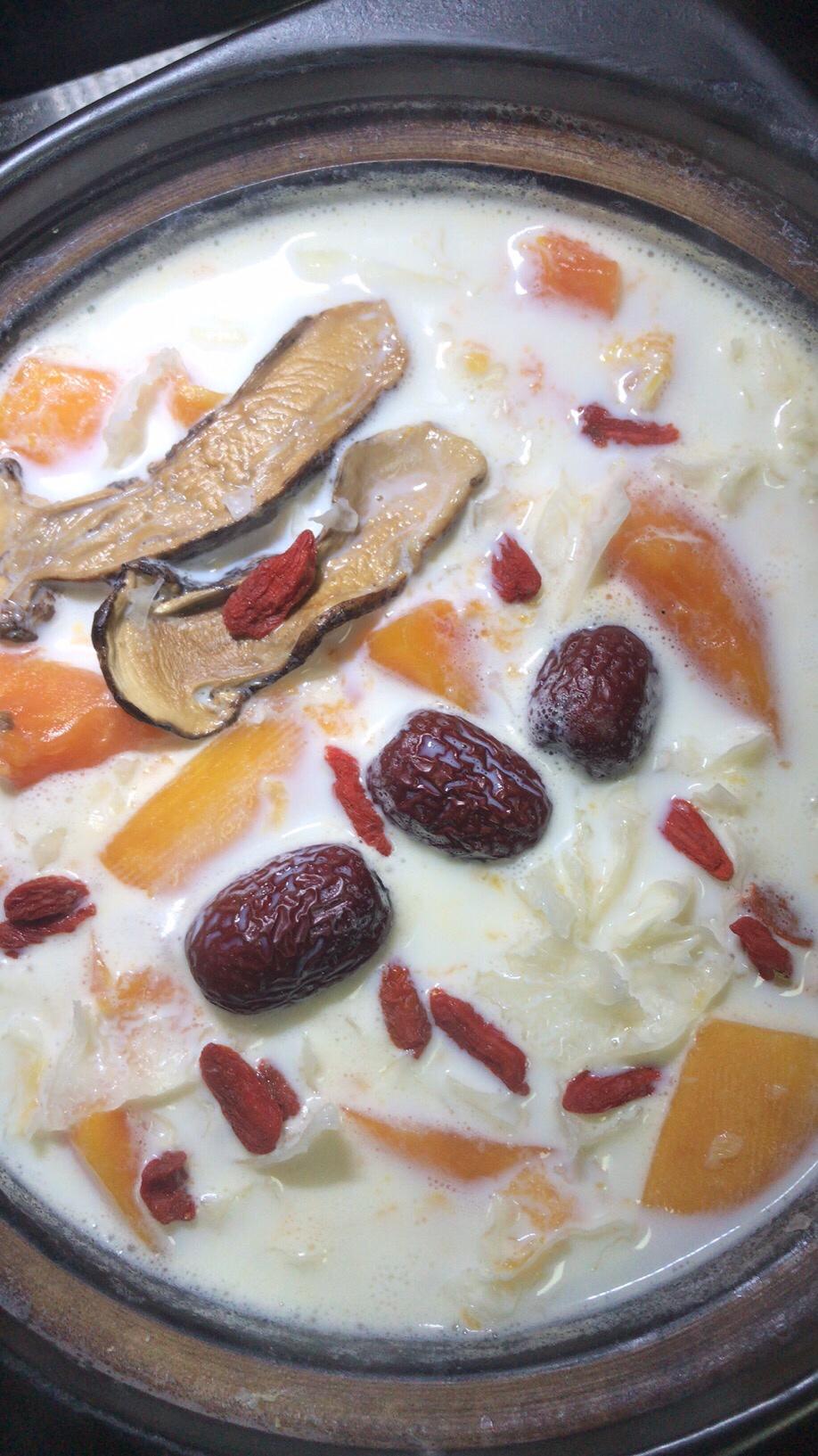 木瓜牛奶银耳汤