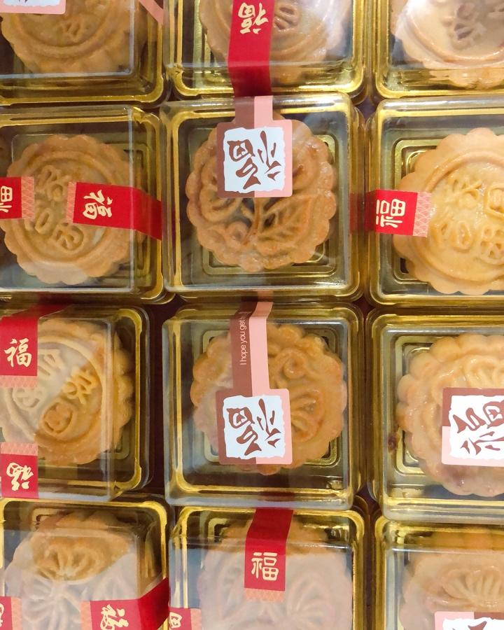 广式月饼——蛋黄莲蓉月饼