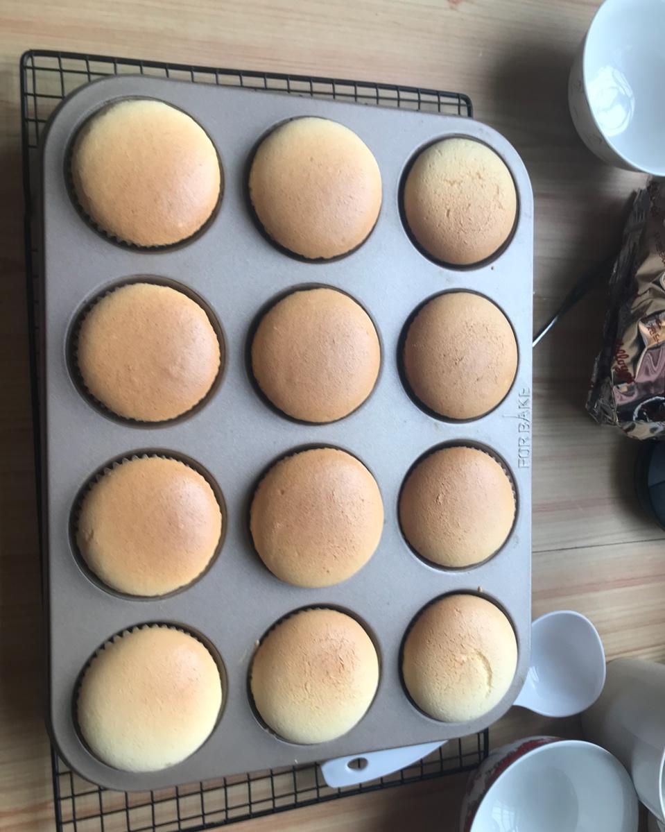 炼乳纸杯蛋糕