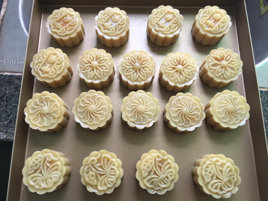 广式月饼——蛋黄莲蓉月饼