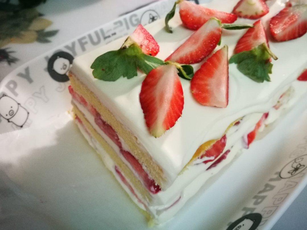 草莓城堡蛋糕