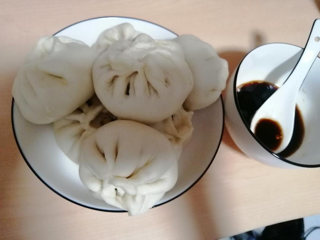韭菜木耳鸡蛋包子