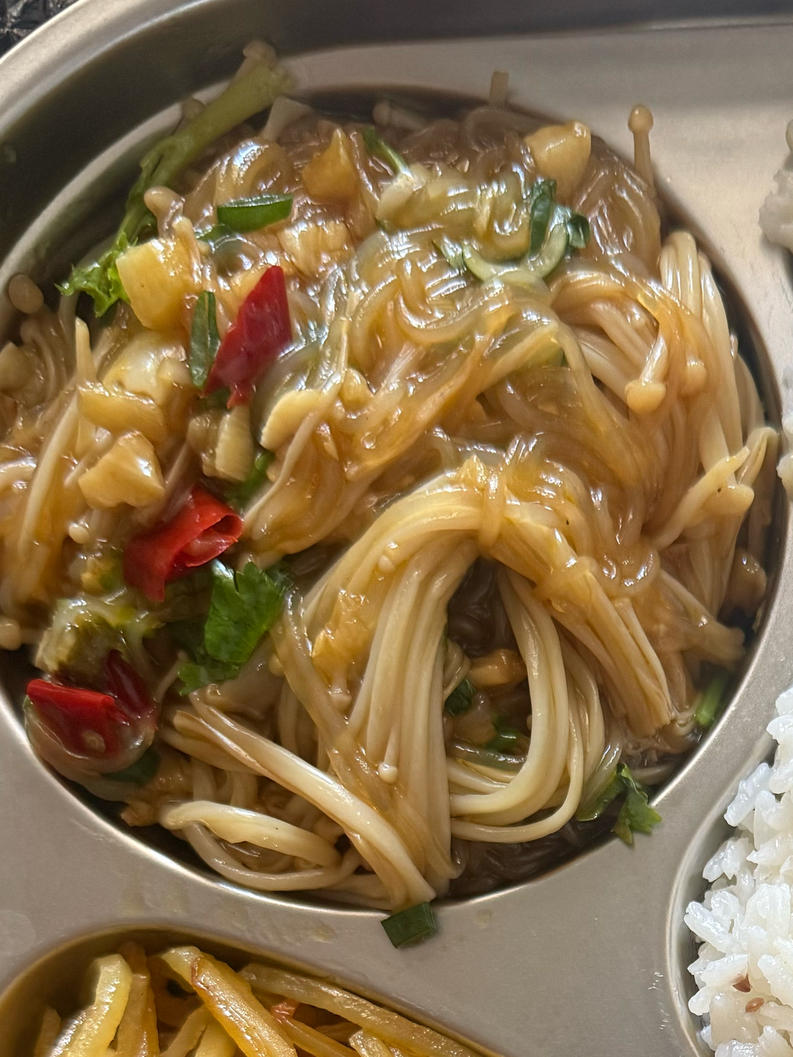 超级下饭的蒜蓉金针菇！好吃到爆