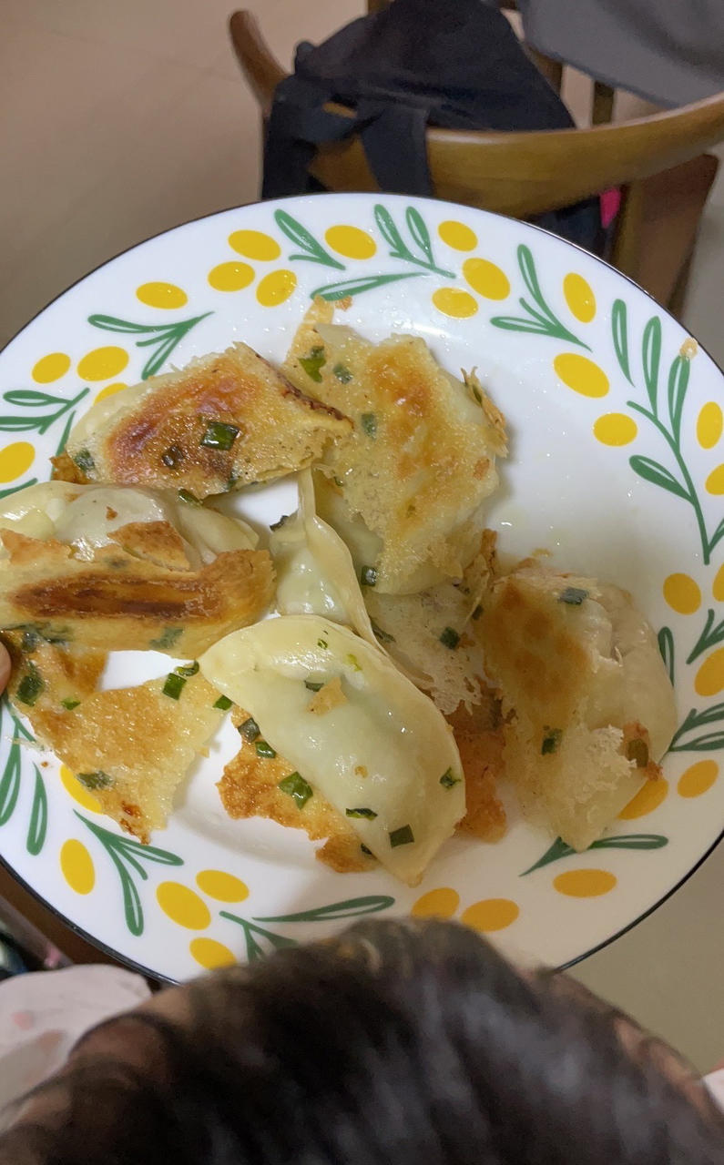 冰箱冷冻水饺做煎饺