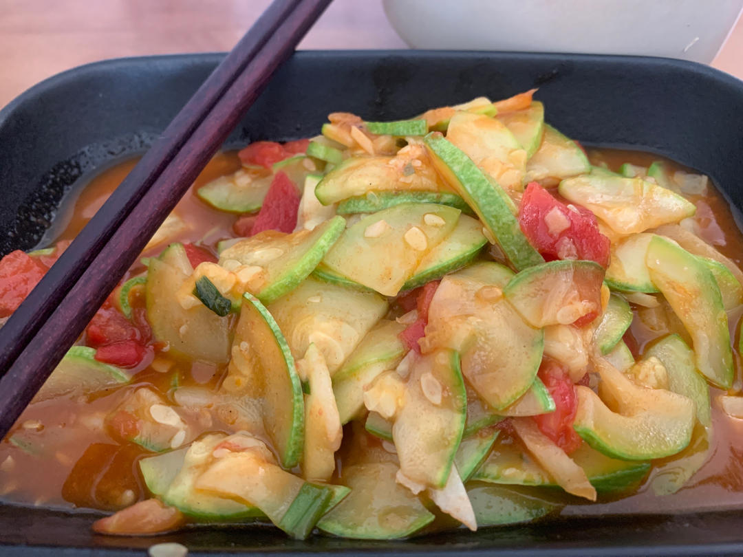夏季解暑开胃菜【西葫芦炒西红柿】