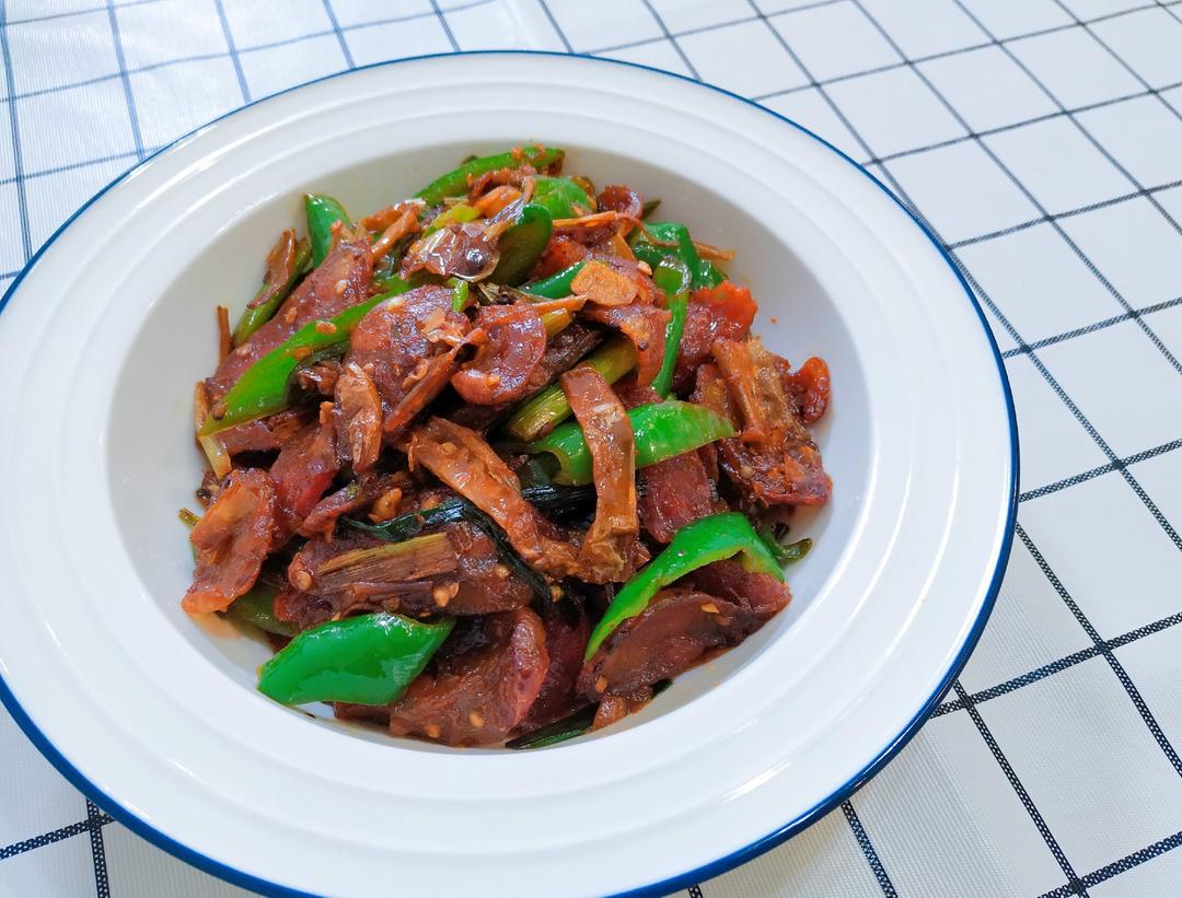 白辣椒炒湘西腊肠