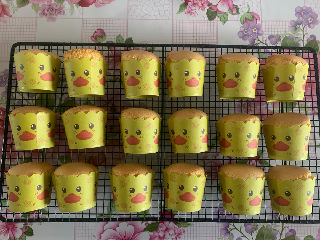 纸杯蛋糕 8寸戚风蛋糕的量