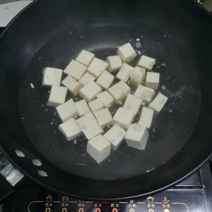 在宿舍里做麻婆豆腐的做法 步骤3