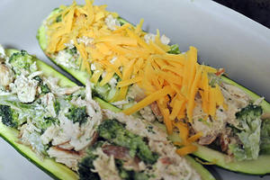 【原始饮食】Broccoli Chicken Zucchini Boats的做法 步骤8