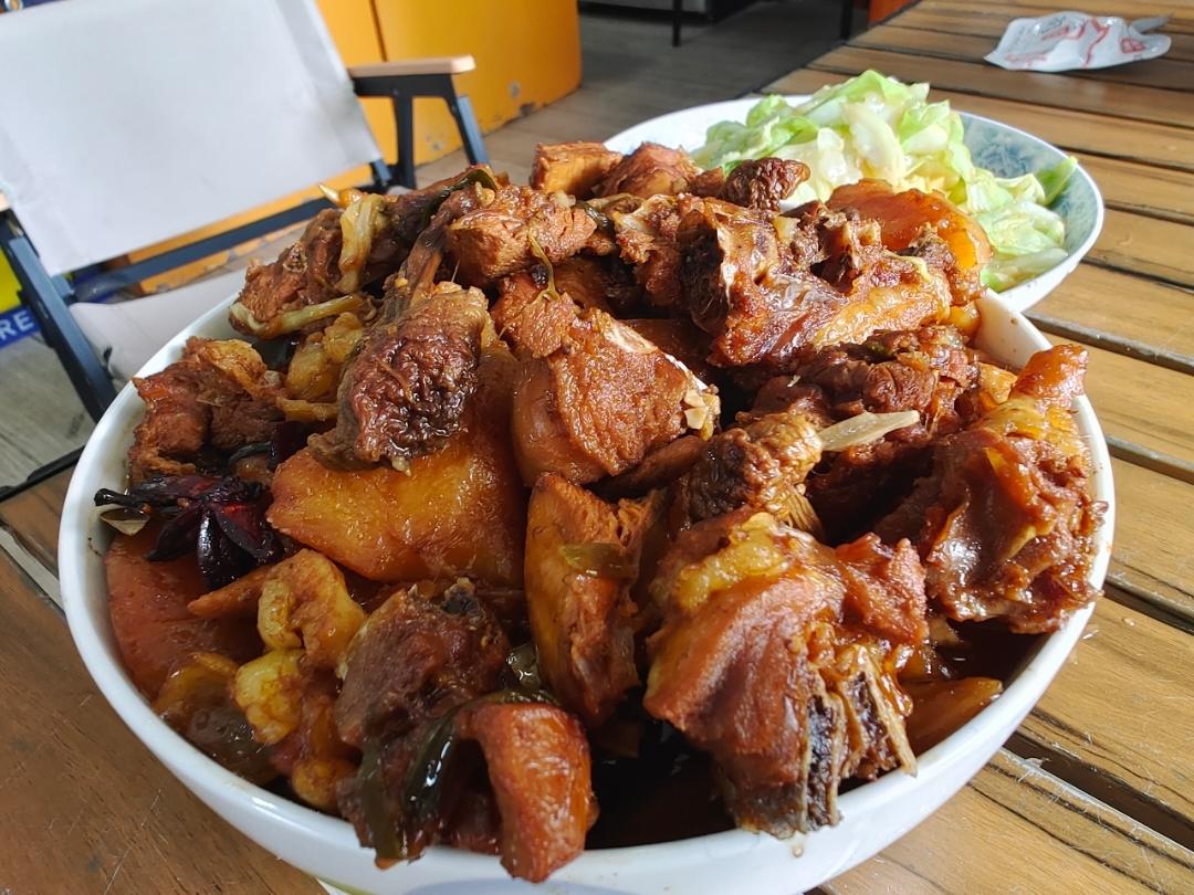 鸡腿炖土豆 上桌秒空盘 汤都喝干了！