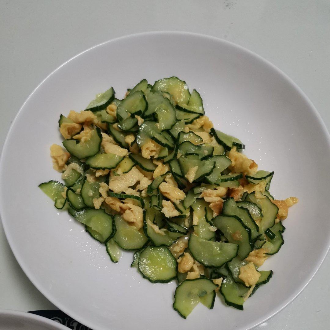 脆黄瓜炒鸡蛋～一菜登大堂