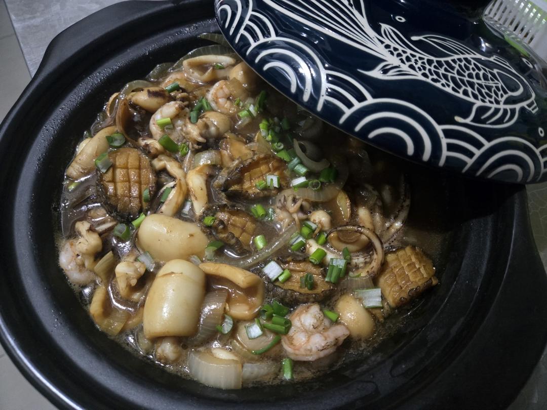 广式海鲜啫啫煲食谱给大家挖来啦，成功率百分百