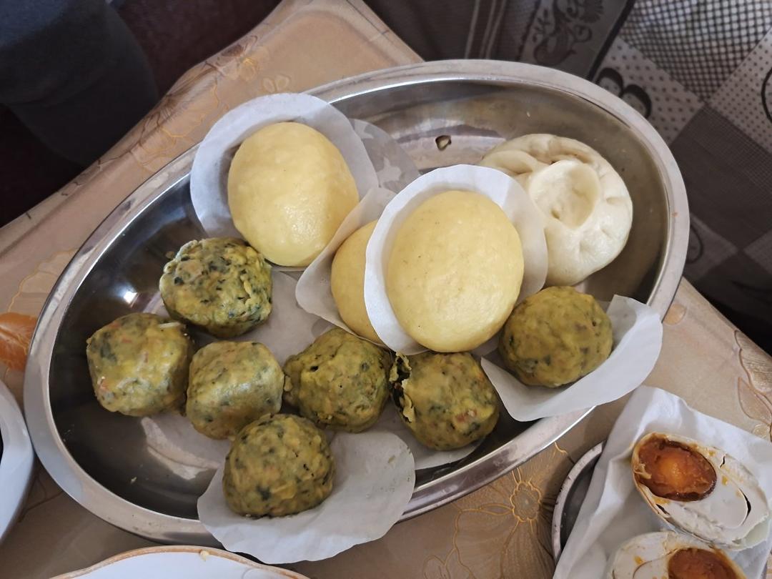 菠菜粉丝虾仁菜团子