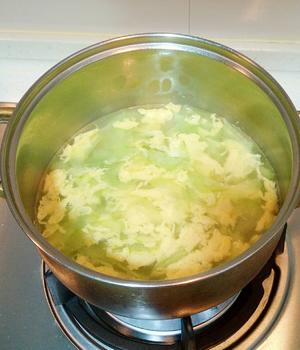 黄瓜鸡蛋汤的做法 步骤6