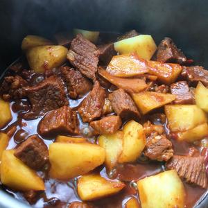红烧牛肉(土豆烧牛肉)的做法 步骤5