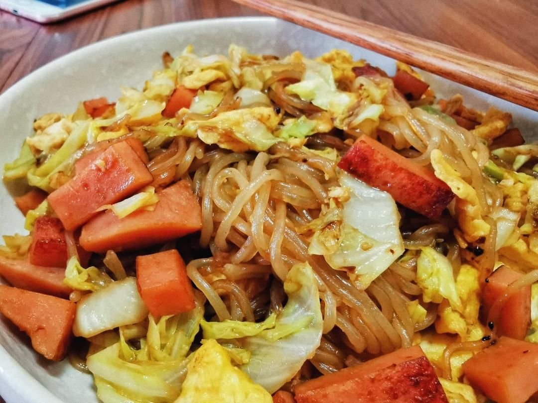 包菜粉丝炒鸡蛋