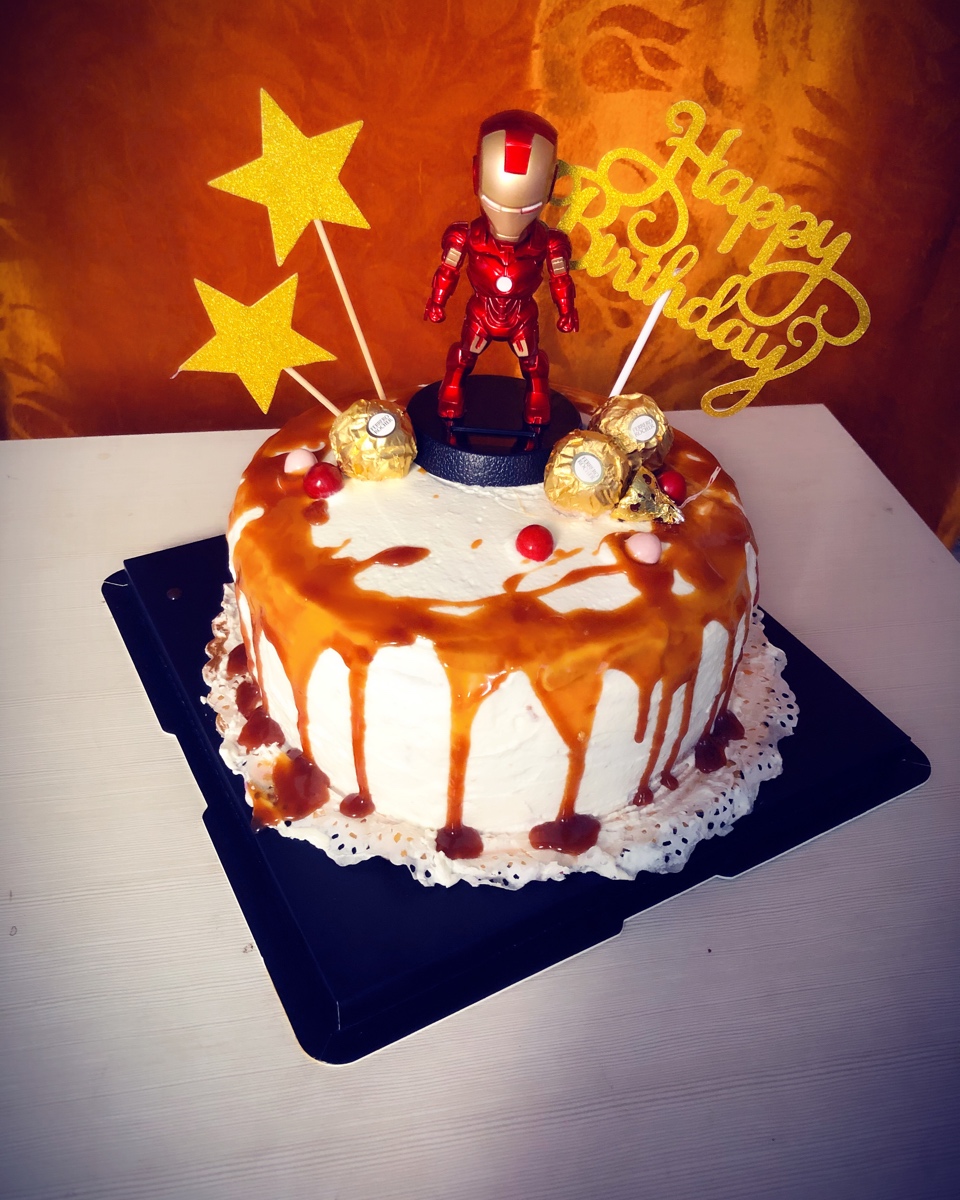 钢铁侠男孩最爱生日裱花蛋糕焦糖淋面蛋糕