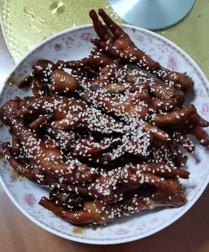 骨头都想吃掉的秘制酱汁鸡爪