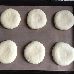 豆沙花朵面包的做法 步骤4