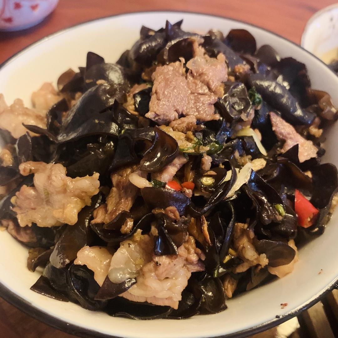 超下饭的木耳炒肉