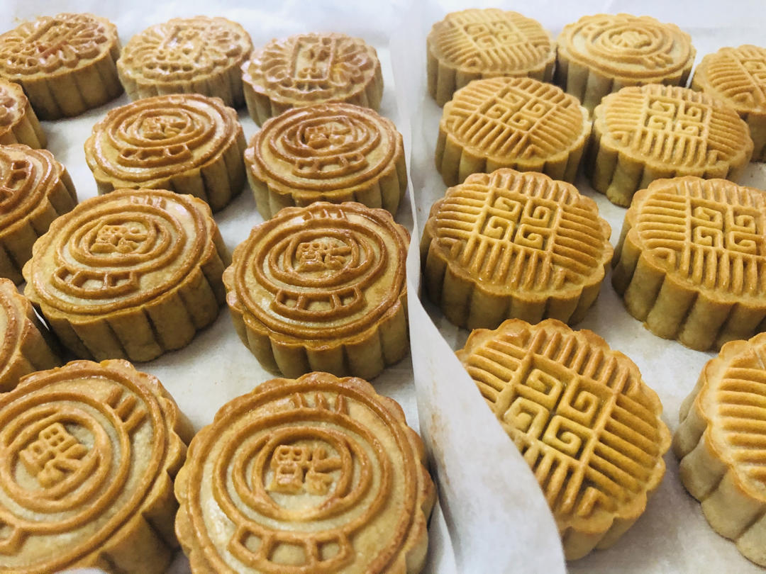 广式蛋黄月饼（75克、50克、各种规格都有）