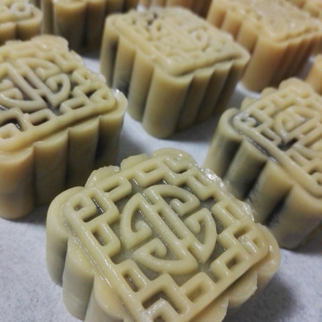 广式月饼—蛋黄莲蓉月饼