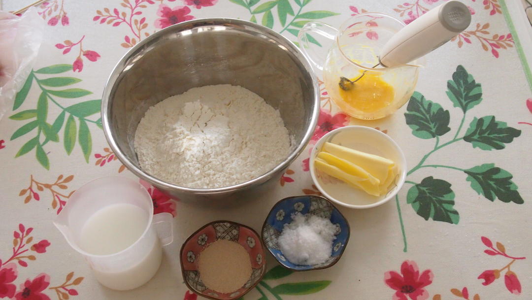 纯奶手撕吐司的做法 步骤1