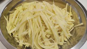 【家传菜】锅巴洋芋(土豆)的做法 步骤1