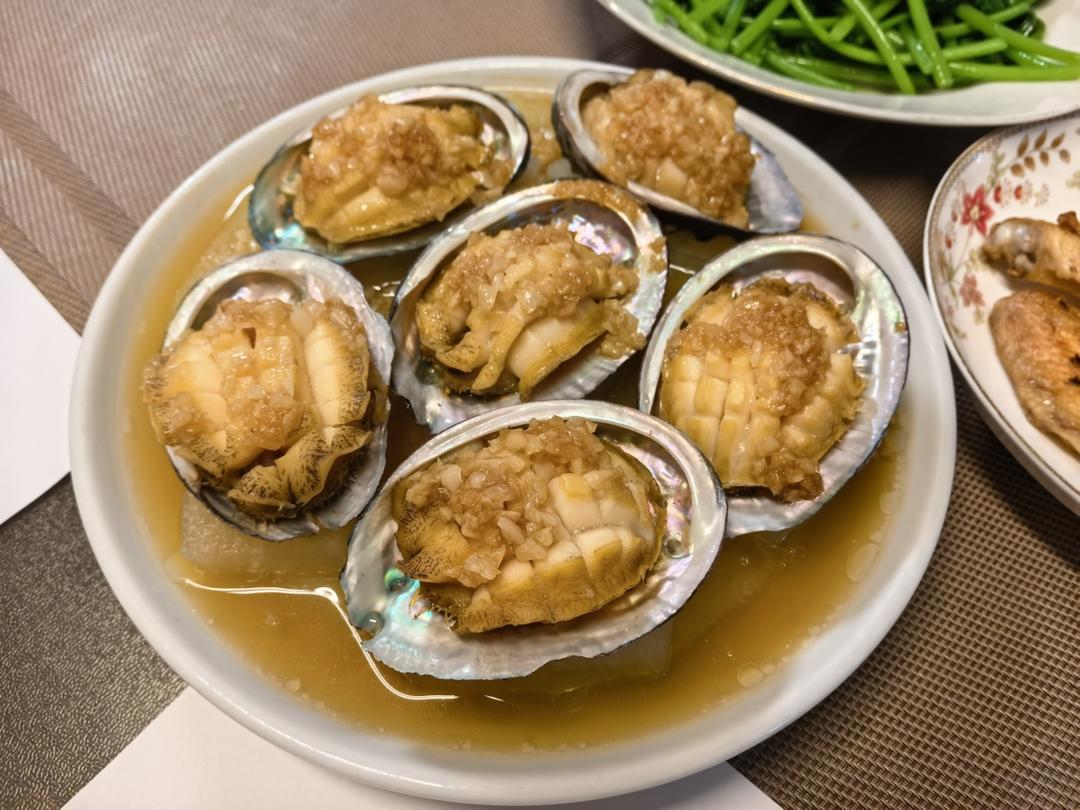 蒜蓉粉丝蒸鲍鱼