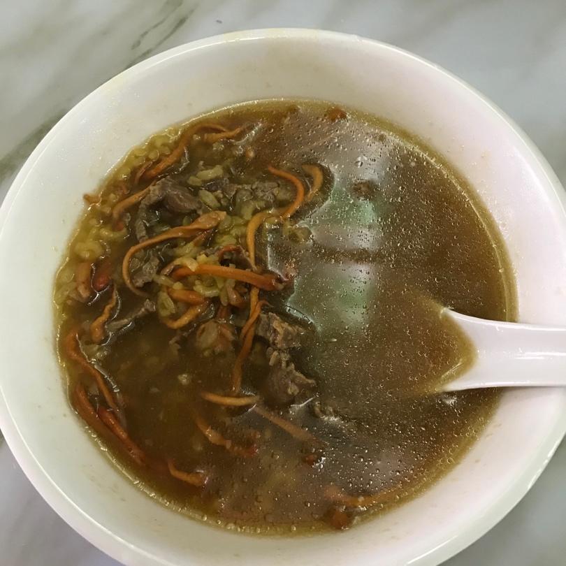 虫草花牛肉砂锅粥