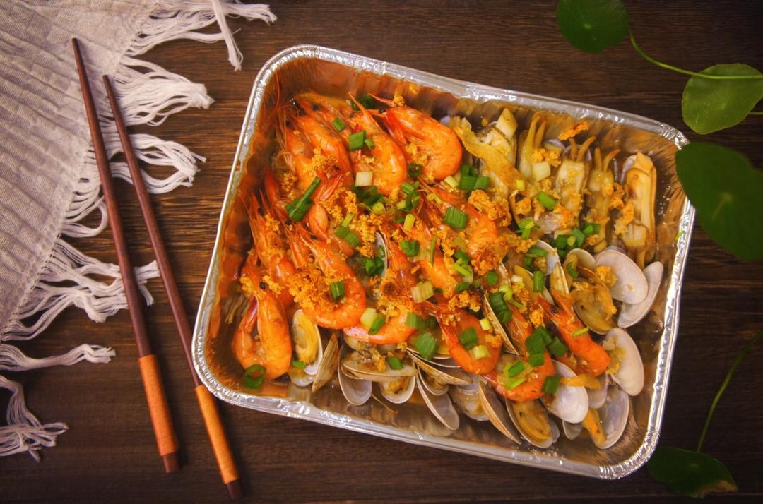 蒜蓉金针菇烤花蛤虾