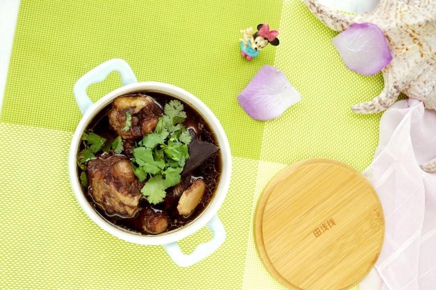 杜仲牛尾汤的做法