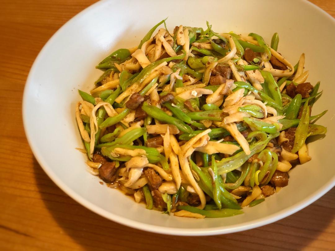 手撕杏鲍菇x豆角炒肉