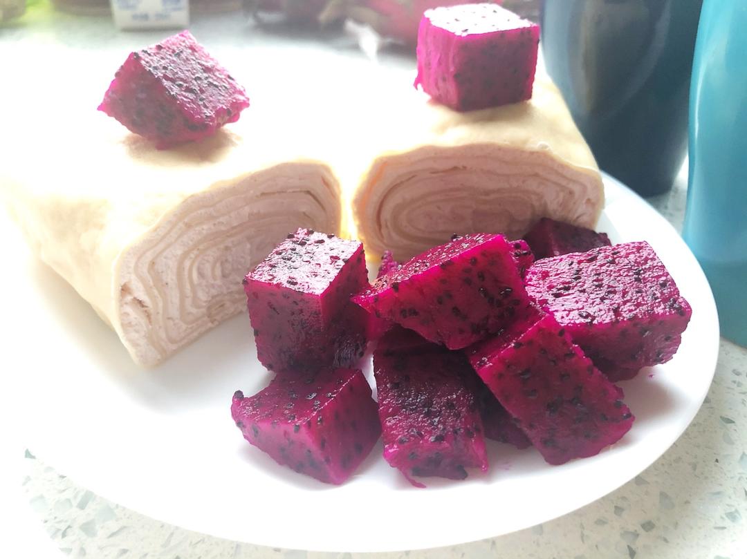 视频【奶茶千层蛋糕·新手也能做出的超薄可丽饼】3分钟学会千层蛋糕、毛巾卷、班戟