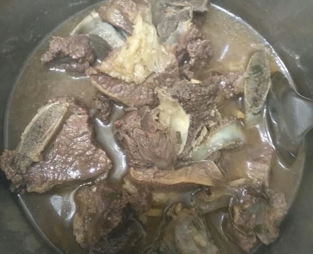 红烧炖牛肉