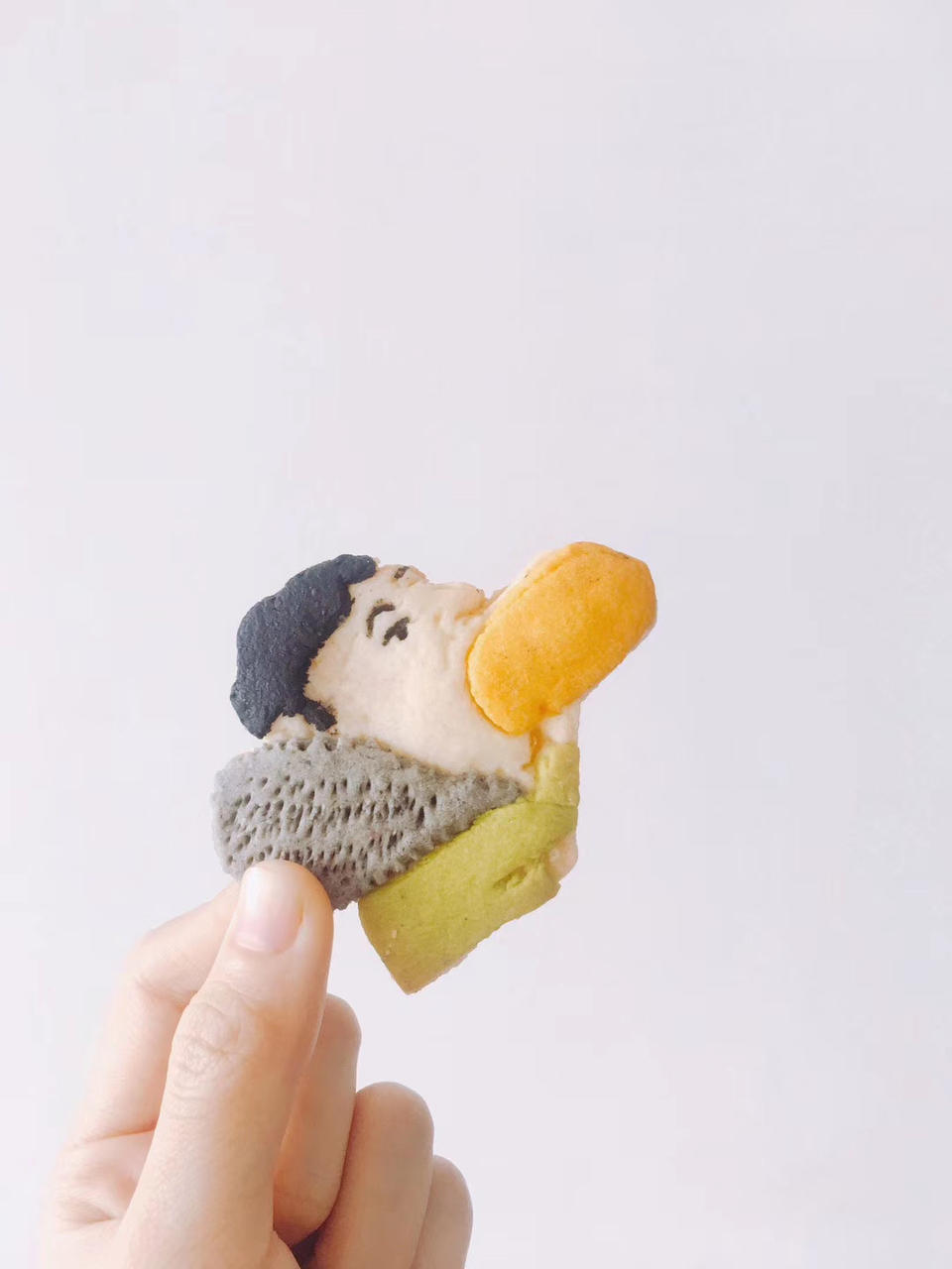 王思聪吃热狗饼干