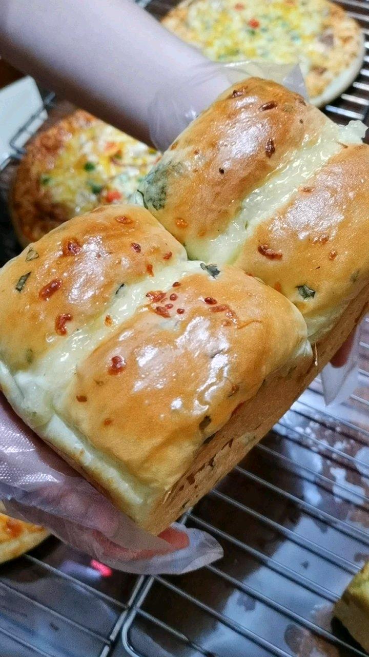 朵朵烤过的面包