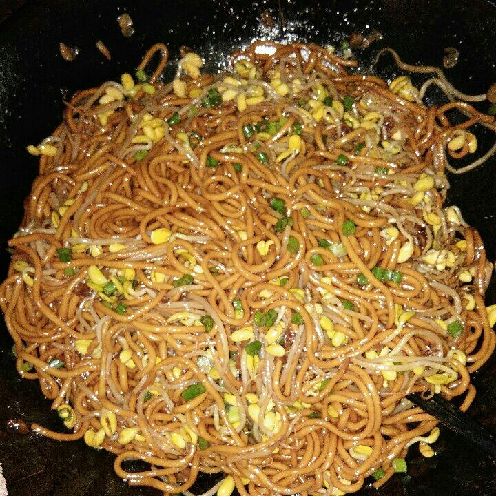 豆芽葱油拌面的做法