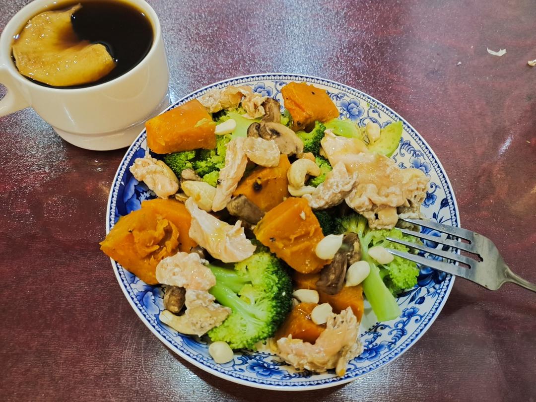 复刻网红餐厅招牌沙拉‼️三文鱼牛油果坚果沙拉