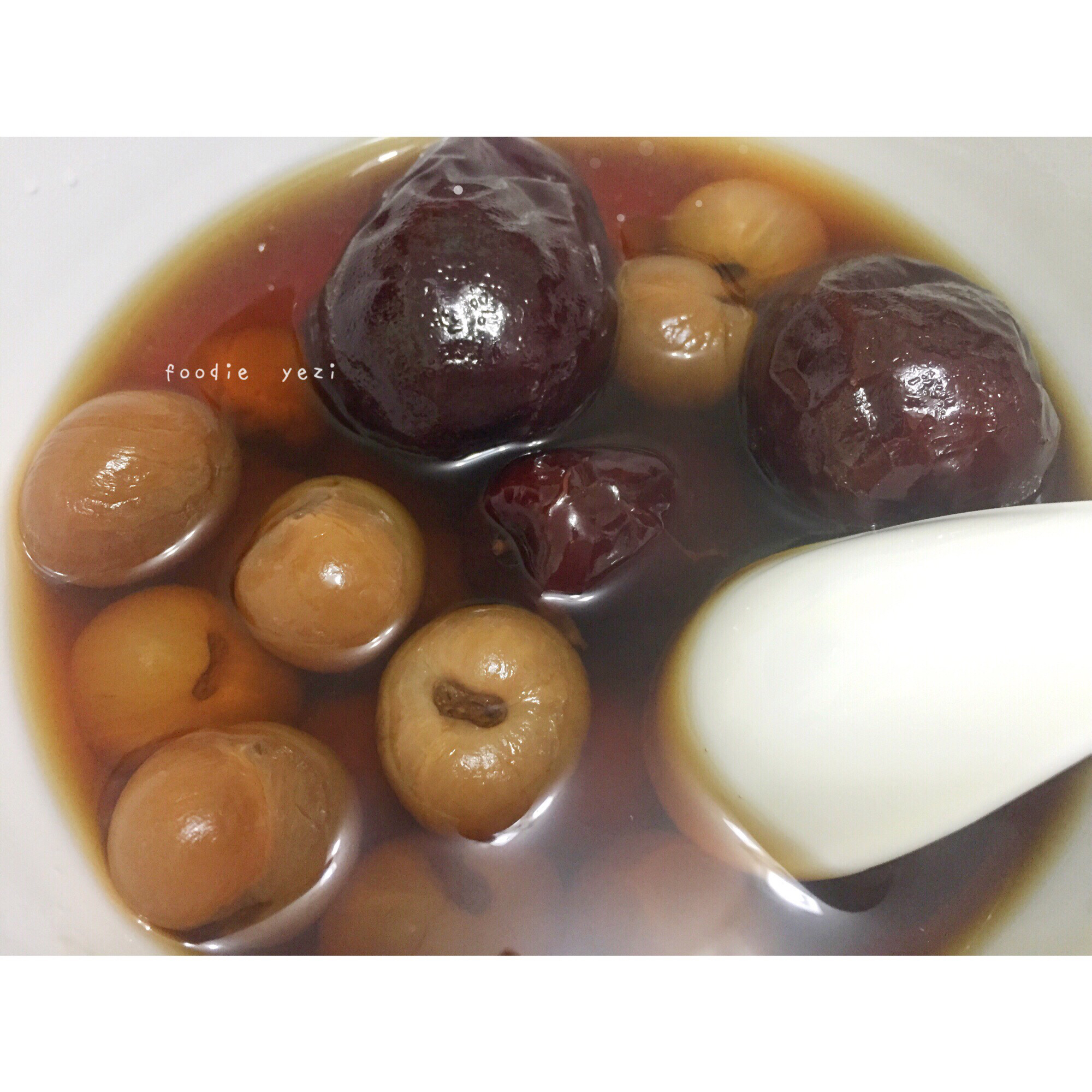 红枣桂圆枸杞红糖水