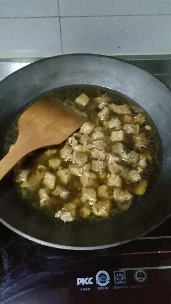 葱姜蒜炖牛肉的做法