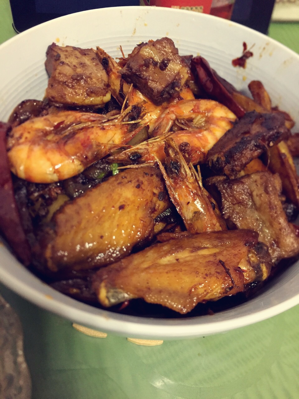干锅排骨鸡翅虾的做法