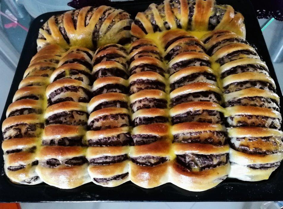 毛毛虫豆沙面包