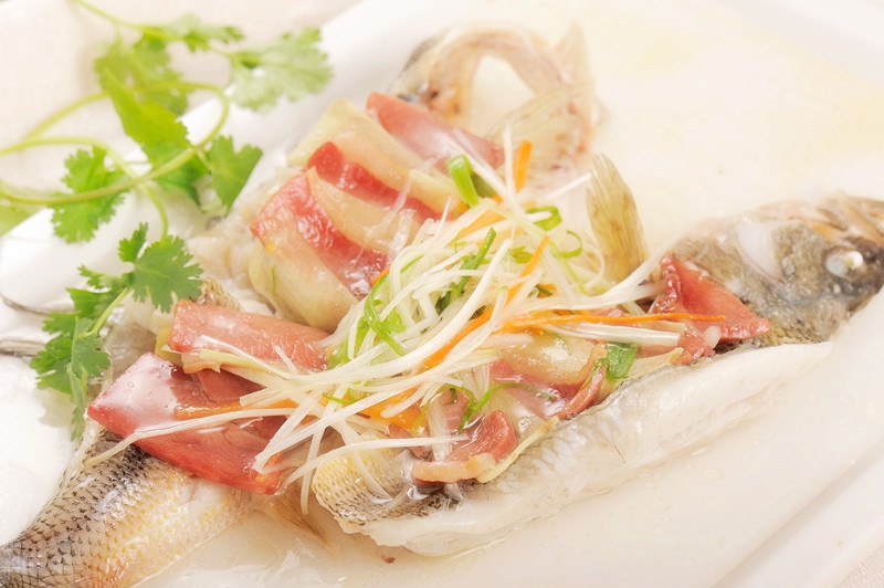 金字火腿做的火腿蒸鲈鱼