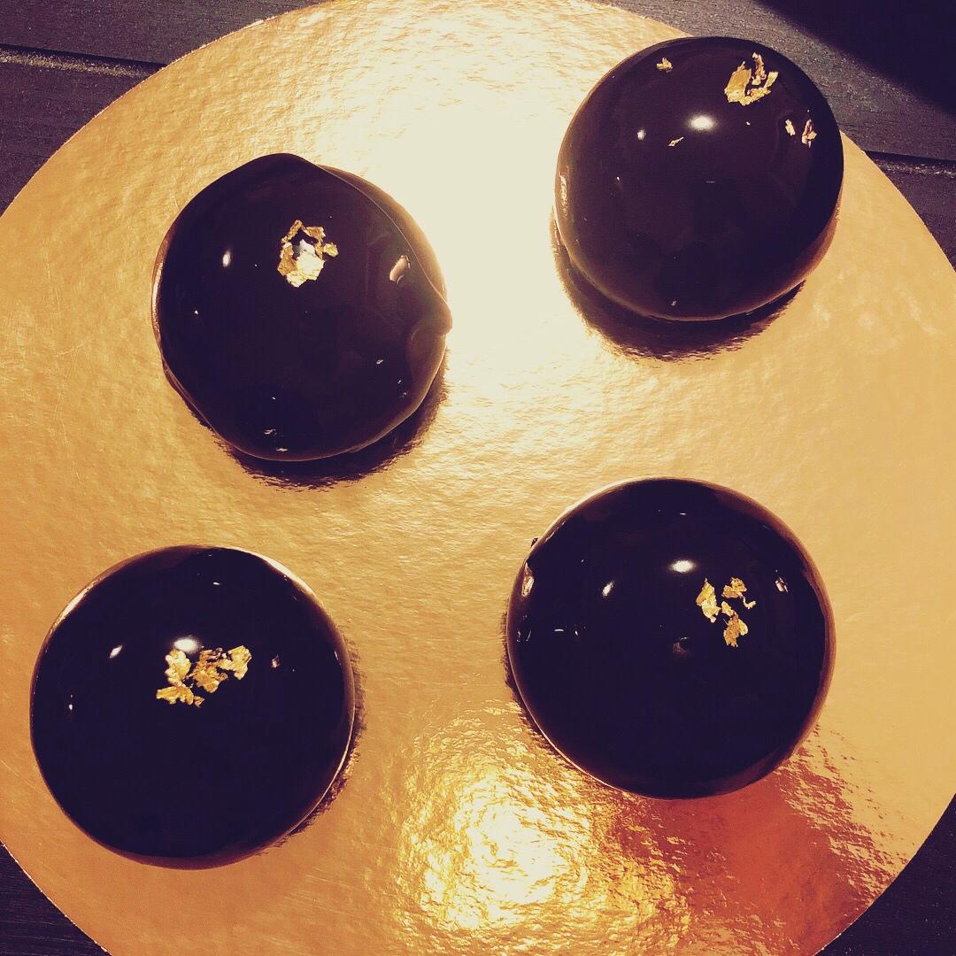 巧克力镜面淋酱<熊谷裕子>--让甜点穿上光泽亮丽的淋面外衣