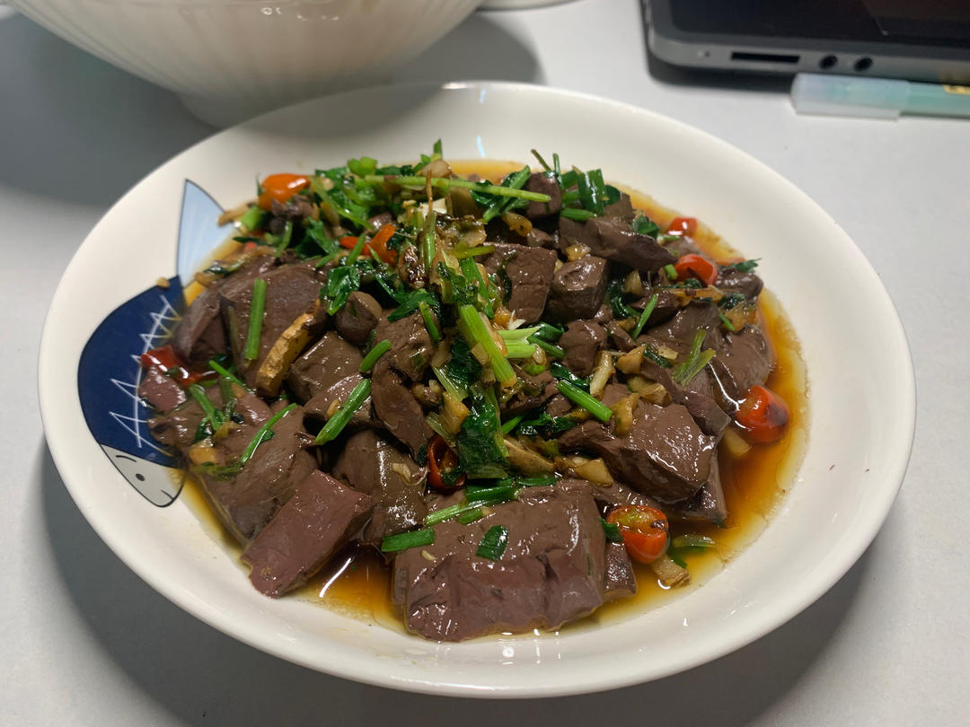 香辣鸭血煲